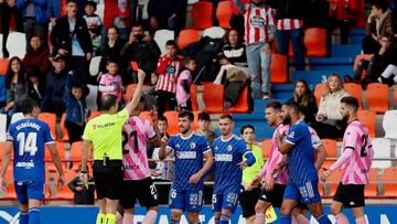 El Lugo está muy enfado con los últimos arbitrajes.