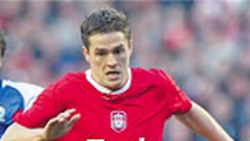 <b>PAR DE ASES</b>. El Barcelona sigue buscando un goleador para la próxima temporada. Michael Owen es la alternativa a David Trezeguet.