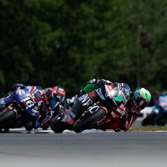 Victoria de Roberts y podio en clave de título para ManuGasss