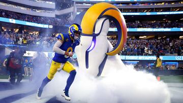 INGLEWOOD, CALIFORNIA - DECEMBER 21: Matthew Stafford #9 of the Los Angeles Rams takes the filed prior to the game against the New Orleans Saints at SoFi Stadium on December 21, 2023 in Inglewood, California. Kevork Djansezian/Getty Images/AFP (Photo by KEVORK DJANSEZIAN / GETTY IMAGES NORTH AMERICA / Getty Images via AFP)