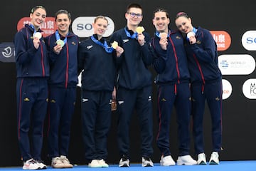 Aurora Lzaro, Jordi Cceres, Dennis Gonzlez y Sara Salda?a, compartiendo un podio histrico, plata y bronce respectivamente para Espa?a, en el do tcnico mixto.