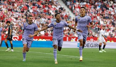 Rodrygo celebra el 1-2 de su equipo.