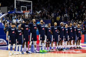 La selección francesa durante el himno nacional. 