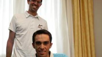 Alberto con su hermano