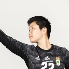 La portera japonesa del Oviedo increpada: "Vete, fuera, corona"