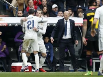 Cambio de Morata por Gareth Bale.