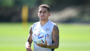 Lucas Torreira durante un entrenamiento con el Arsenal.