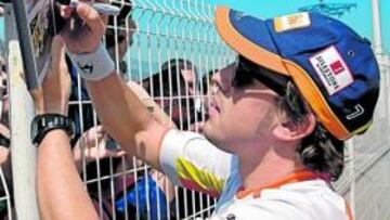 <b>SATISFECHO. </b>Alonso acabó contento del rendimiento del R29.