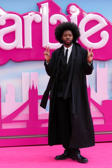 Jeremy O. Harris posa para los fotógrafos a su llegada al estreno de la película 'Barbie' en Londres.