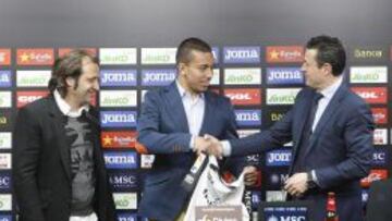 Vezo, presentado: "Pizzi es muy exigente y me viene bien"