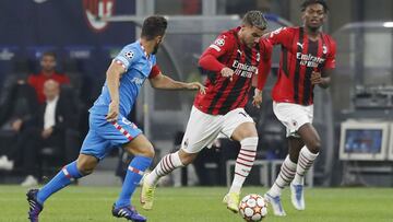 Theo, ante Koke, en el partido jugado en Milan.