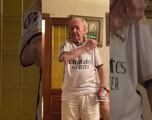 Vídeo: La emotiva reacción de un abuelo al recibir el nuevo jersey del Real Madrid con su nombre grabado atrás