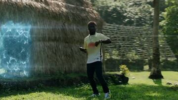 El rapero aparece en su nuevo videoclip con la camiseta del conjunto azulcrema, lo que llamó la atención de varios de sus seguidores.