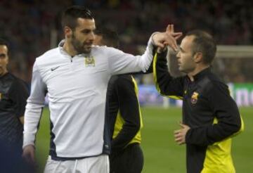Negredo e Iniesta.