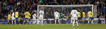 1-0. Casemiro marcó el primer gol.