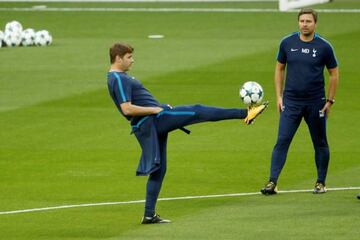 Tottenham manager Mauricio Pochettino getting some ball practice in at the Bernabéu yesterday