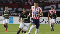 Jonatan &Aacute;lvez durante el partido de Junior de Barranquilla ante Once Caldas por Liga &Aacute;guila I-2018