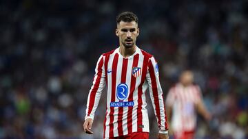 Alex Baena of Atletico de Madrid plays during the La Liga EA Sports match between RCD Espanyol and Atletico de Madrid at RCD Stadium in Cornella, Spain, on August 17, 2025. (Photo by Gongora/NurPhoto via Getty Images)