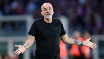 Turin (Italy), 18/05/2024.- Milan coach Stefano Pioli gestures during the italian Serie A soccer match Torino FC vs AC Milan at the Olimpico Grande Torino Stadium in Turin, Italy, 18 May 2024. (Italia) EFE/EPA/Alessandro Di Marco
