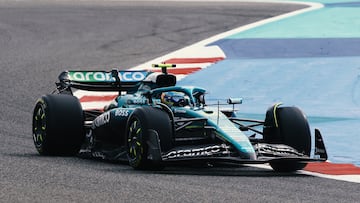 Fernando Alonso durante el test de pretemporada 2025 de Frmula 1 celebrado en el Circuito Internacional de Sakhir, en Bahrin.