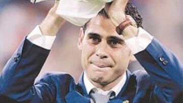 La única ovación sentida y sincera del Bernabéu en toda la velada fuese para Fernando Ruiz Hierro.