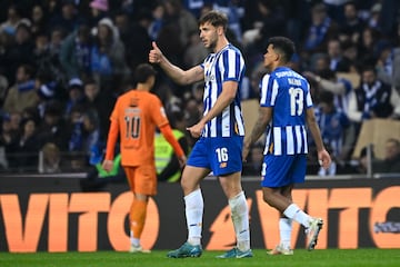 Nico celebra el 2-0.