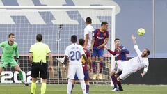 Soccer Football - La Liga Santander - FC Barcelona v Real Madrid - Camp Nou, Barcelona, Spain - October 24, 2020 Real Madrid&#039;s Sergio Ramos is fouled in the penalty by Barcelona&#039;s Clement Lenglet and a penalty is awarded REUTERS/Albert Gea