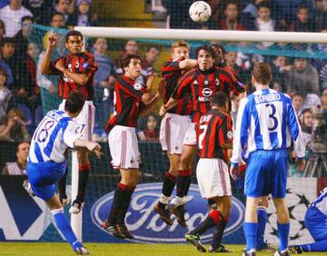 Otra de las grandes desventajas de 3 goles fue la del Depor, en la ida perdieron por 4 a 1, pero en la vuelta vencieron por 4 a 0 a los italianos en los cuartos de final de la edición 03/04.