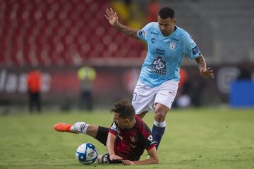 El colombiano tiene un gran calidad que deja ver a cuenta gotas en las canchas. Con Monterrey Cardona tuvo problemas de indisciplina, equipo del cual no salió muy bien. Ahora vive una segunda etapa en el fútbol mexicano con los Tuzos.