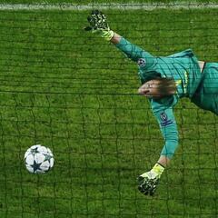 Ter Stegen: "La competencia con Bravo fue dura, pero muy leal"