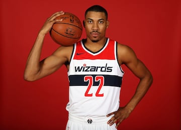 18. Otto Porter Jr. Este alero tiene mucho que agradecer a la oferta por ms de 106 millones y cuatro a?os que los Nets le extendieron el pasado verano. Esto oblig a los Wizards a igualarla. Porter Jr., quien tiene una PO en la 2020-21, ganar algo ms d