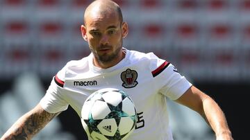 La poca actividad con el Niza hizo que el nombre del holandés estuviera en la lista de equipos de la MLS, siendo LA Galaxy el principal interesado. 