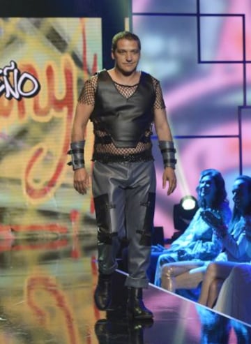 Primer desfile de J車venes dise?adores.