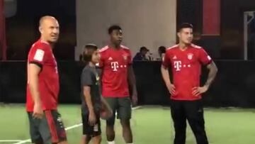James y Robben compartiendo fútbol en Miami