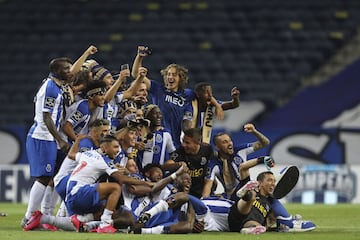 Matheus Uribe y Luis Díaz consiguieron con el Porto el título de la Primeira Liga al vencer 2-0 al Sporting de Lisboa. Los dirigidos por Sergio Conceicao pudieron celebrar faltando dos jornadas por disputarse. 