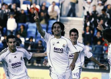 Ingresó en la cantera como benjamín y desde ahí (con un paréntesis de un año en el Móstoles) llegó hasta el primer equipo. Ascendió con el Castilla a Segunda en 2004 y jugó dos temporadas en la categoría de plata con el filial. Una buena temporada, la 2007-08, junto a Granero, en el Getafe, le valió el billete de vuelta. Una cardiopatía que le fue detectada tras desplomarse en un partido de Copa en Irún en octubre de 2008 truncó su carrera.