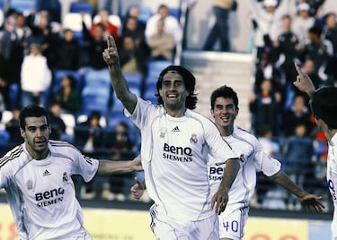 Ingresó en la cantera como benjamín y desde ahí (con un paréntesis de un año en el Móstoles) llegó hasta el primer equipo. Ascendió con el Castilla a Segunda en 2004 y jugó dos temporadas en la categoría de plata con el filial. Una buena temporada, la 2007-08, junto a Granero, en el Getafe, le valió el billete de vuelta. Una cardiopatía que le fue detectada tras desplomarse en un partido de Copa en Irún en octubre de 2008 truncó su carrera.