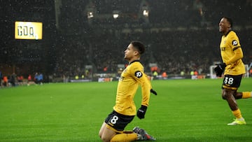Soccer Football - Premier League - Wolverhampton Wanderers v Aston Villa - Molineux Stadium, Wolverhampton, Britain - February 27, 2026 Wolverhampton Wanderers' Joao Gomes celebrates scoring their first goal Action Images via Reuters/Andrew Boyers EDITORIAL USE ONLY. NO USE WITH UNAUTHORIZED AUDIO, VIDEO, DATA, FIXTURE LISTS, CLUB/LEAGUE LOGOS OR 'LIVE' SERVICES. ONLINE IN-MATCH USE LIMITED TO 120 IMAGES, NO VIDEO EMULATION. NO USE IN BETTING, GAMES OR SINGLE CLUB/LEAGUE/PLAYER PUBLICATIONS. PLEASE CONTACT YOUR ACCOUNT REPRESENTATIVE FOR FURTHER DETAILS..