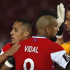 La IFFHS eligió el XI histórico de la Roja: ¡hay tres jugadores de la generación dorada!