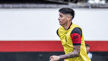 Una buena noticia y otra mala: la reaparición de Angelo Araos