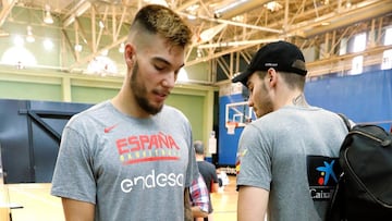 Willy Hernangómez y Juancho Hernangómez, tras un entrenamiento con la Selección.