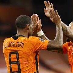 Memphis y Wijnaldum mandan a Bosnia a la Liga B