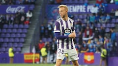 El nuevo jugador del Deportivo Víctor Narro en un partido con el Valladolid.