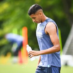 Una promesa de la Roja debutó en el primer equipo de Racing