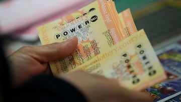 How much did the 6 April Powerball jackpot winner collect?