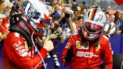 Vettel y Leclerc en el parque cerrado tras el GP de Singapur.