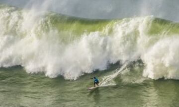  'Big Wave World Tour' Punta Galea Challenge, celebrada hoy en la localidad vizcaina de Getxo (Bizkaia)