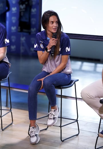 Toda una veterana todavía en activo (va camino de los 37 años), pertenece a la plantilla del Movistar Estudiantes desde 2019. Palomares fue madre en 2014, justo un año antes de participar en el Concurso de Triples de la Supercopa de España de Baloncesto de 2015. Fue la cuarta mujer en hacerlo tras Nieves Anula, Marta Fernández y Sandra Gallego.