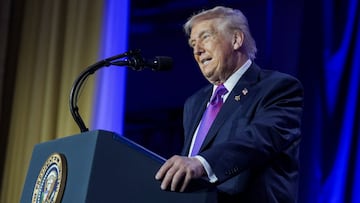 Temporada de impuestos arranca con promesa tentadora; Trump asegura reembolsos de hasta $1,000 extra, pero expertos advierten que no todos ganarán. REUTERS/Al Drago