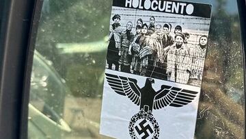 Vandalizan el coche de la ministra Mónica García con pegatinas nazis